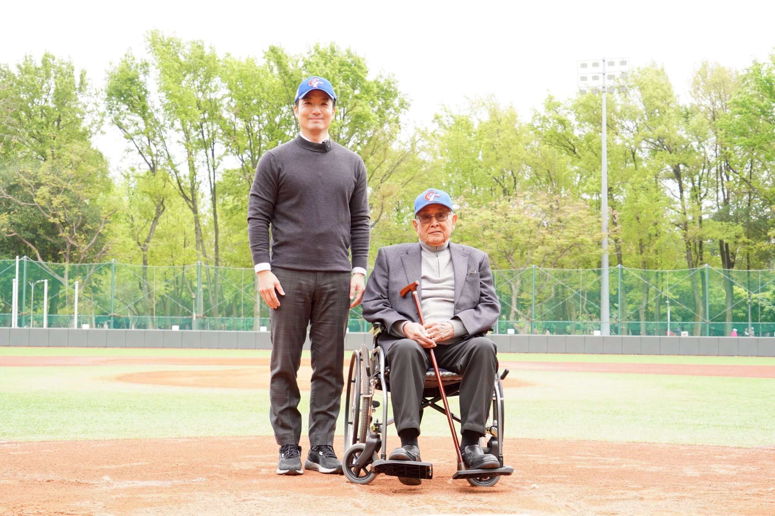 「青年公園謝國城紀念棒球場」冠名揭牌儀式系列照片共10張(第7張)