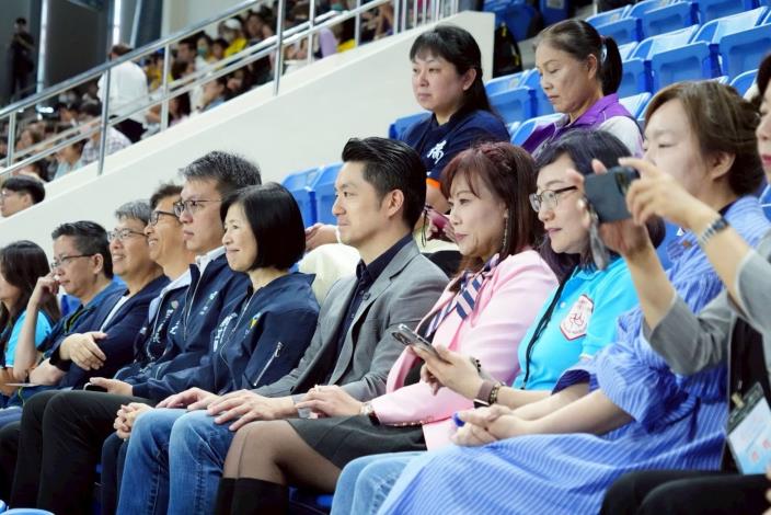 蔣萬安出席臺北市115年度樂儀旗舞觀摩表演及授旗活動3