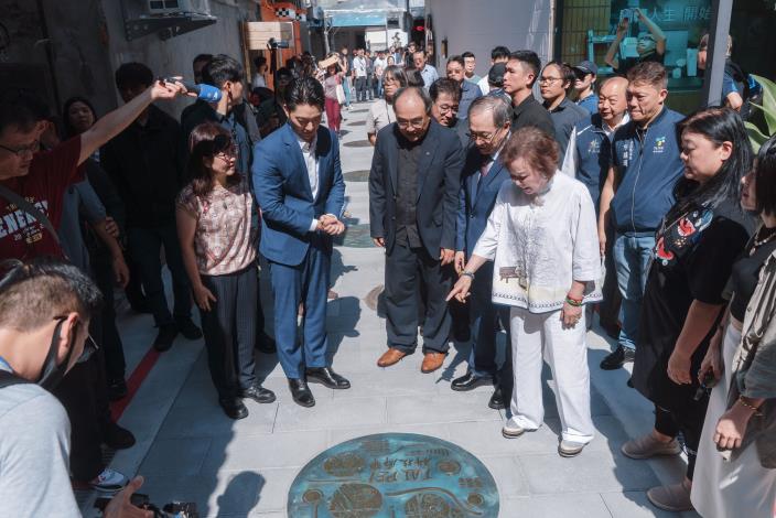 蔣萬安出席南陽街臺灣半導體產業發源地紀念牌啟用