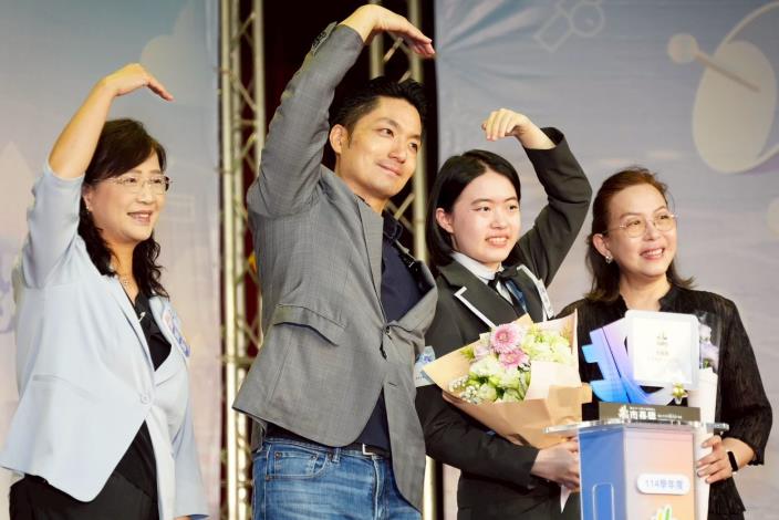 0531-114學年度畢業生市長獎頒獎典禮（高中組）系列照片(第10張)