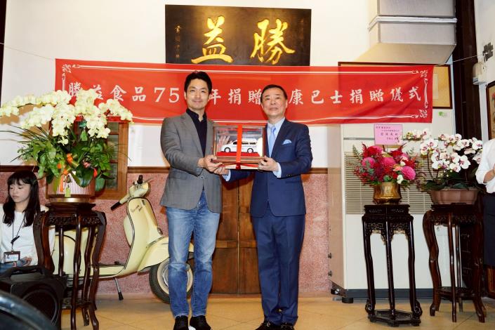 勝益食品廠75周年復康巴士捐贈儀式系列照片 (2)