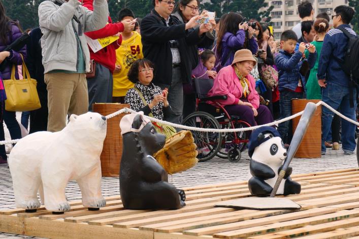 今日由北極熊擔任主審裁判
