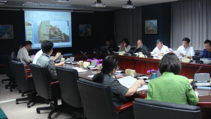 臺北市土地重劃抵費地出售盈餘款基金管理委員會第94次委員會議現場討論實況