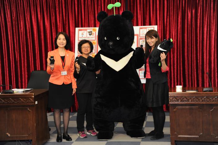神秘嘉賓賓臺灣黑熊保育協會「黑寶」為世大運站台，力挺臺灣黑熊作為世大運吉祥物。