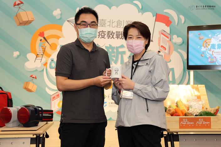 初好創意贈送Ｑ版黃副市長馬克杯