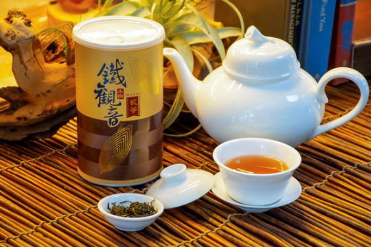 圖2.享用港點搭配木柵鐵觀音茶葉更顯茶韻。