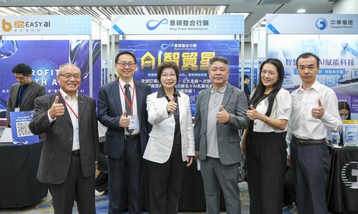 臺北市政府王玉芬副秘書長至現場與參展業者互動交流_0