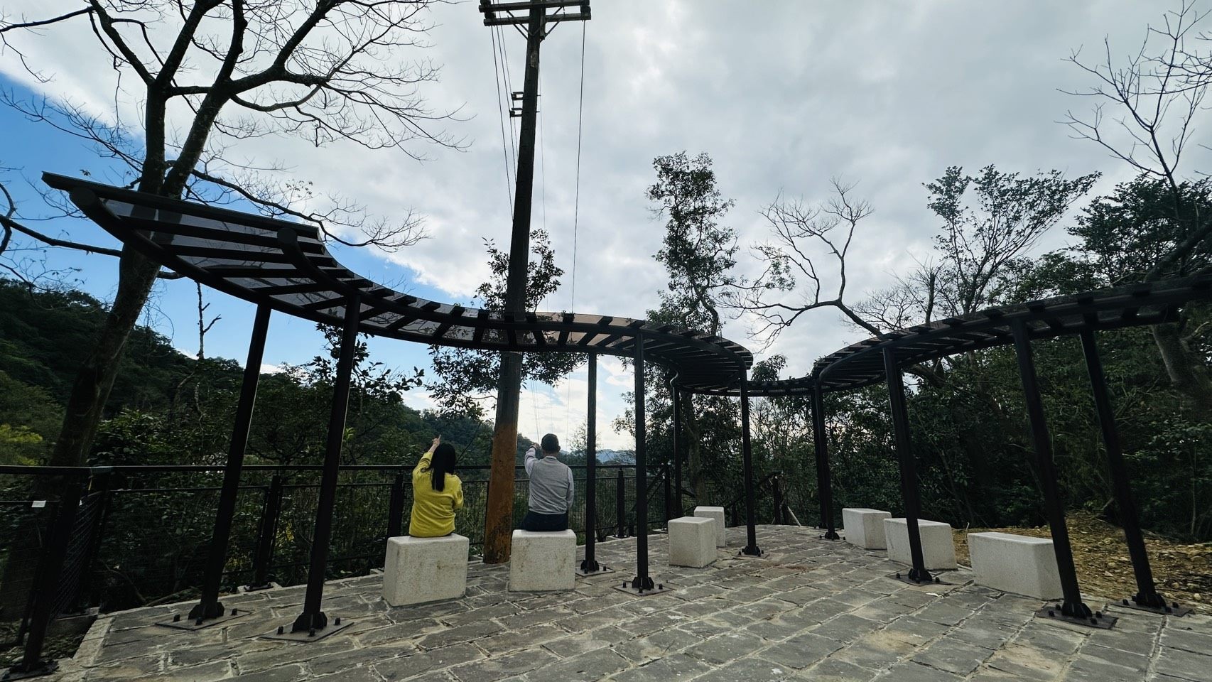 黃山步道涼亭休憩_0