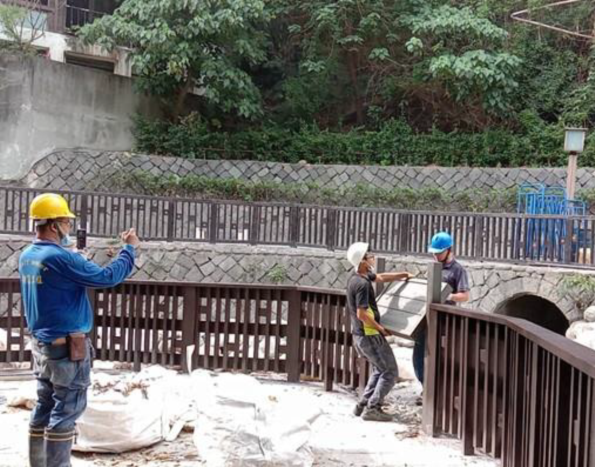 地熱谷公園既有欄杆修繕 