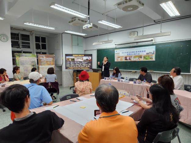 集思公司古昀仙副理參加113年4月30日南港社區大學「113年宜居城市系列座談會-我們的在地生活」推廣介紹瓶蓋工廠