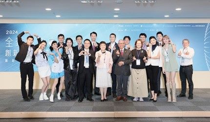 癌友友善公益標章認證之品牌、專家、貴賓大合照