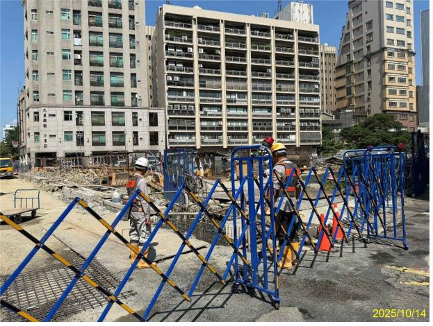 7f16c8dc-d151-47c7-9ec0-9e157e90235e