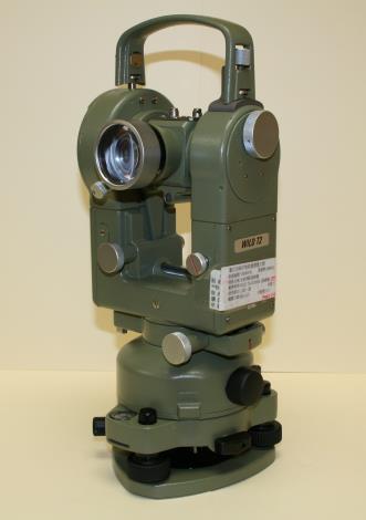 光學經緯儀(型號WILD T2)