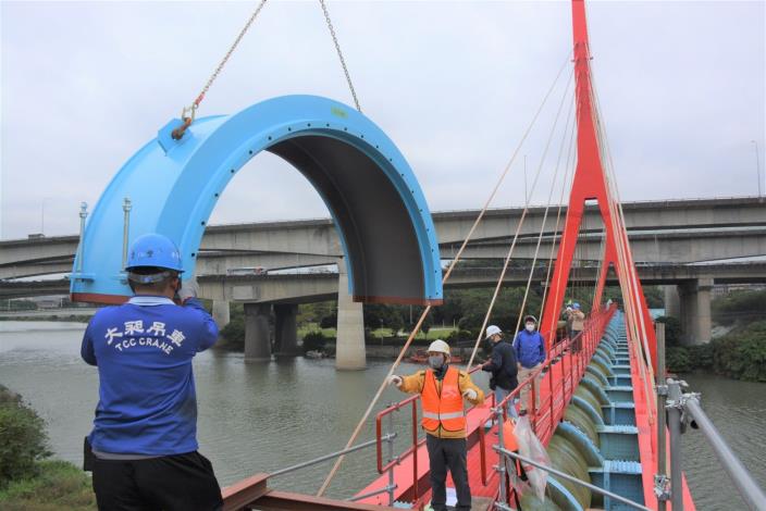 劍潭橋安裝補強套管