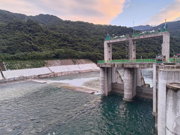 取水口排砂道閘門