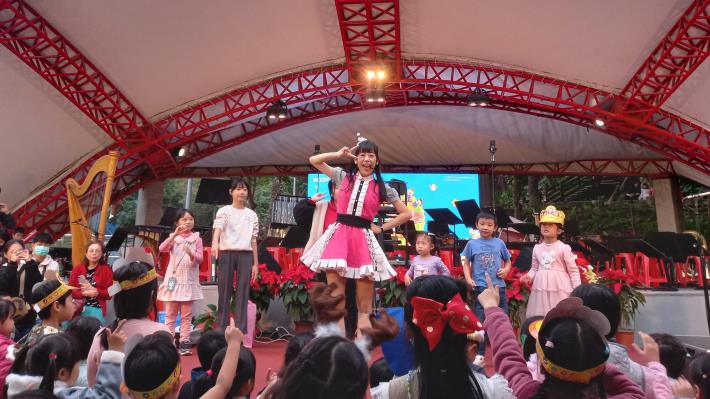 MOMO家族帶動唱跳1