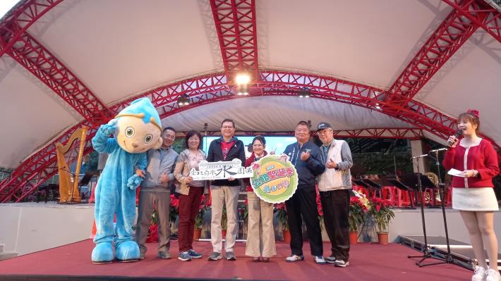 郭昭巖議員、在地里長、商圈協會理事長及各界貴賓都齊聚在自來水園區