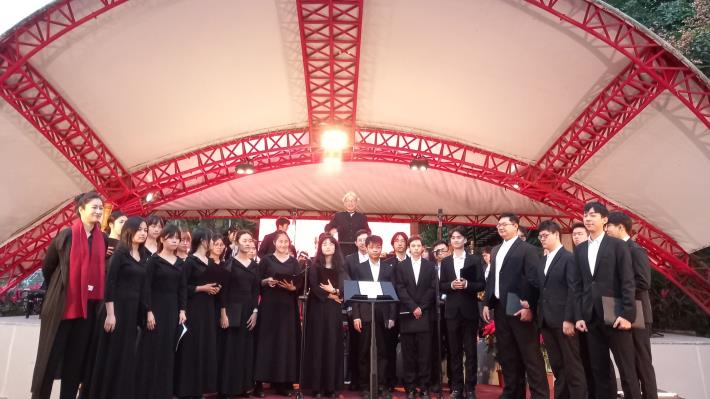 葉樹涵教授率領臺師大管樂隊及合唱團演出磅礡雋永樂曲