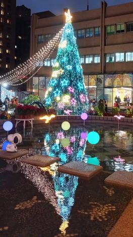 園區聖誕佳節氣氛濃厚2