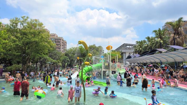自來水園區水鄉庭園現場開心消暑1