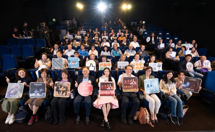 全體觀眾與得獎團隊一起留下珍貴的合照