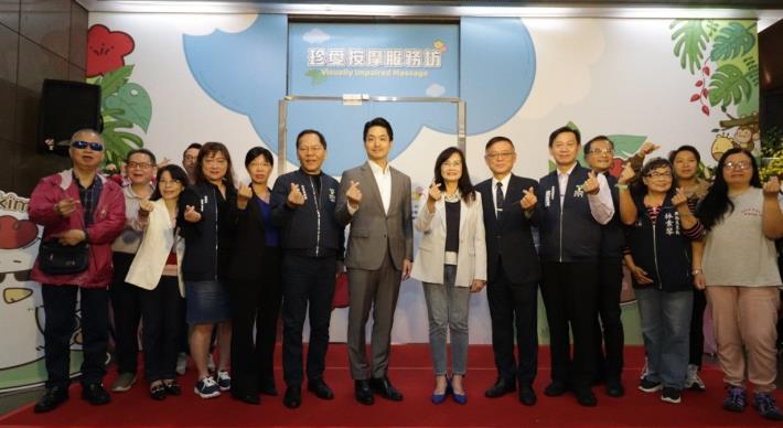 圖說4:蔣萬安市長與所有參與活動來賓共同合影留念