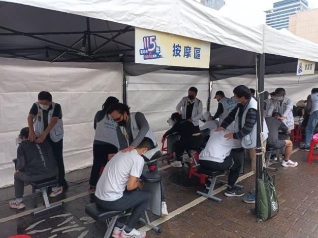 圖片2_臺北市勞動力重建運用處辦理推廣按摩活動照片
