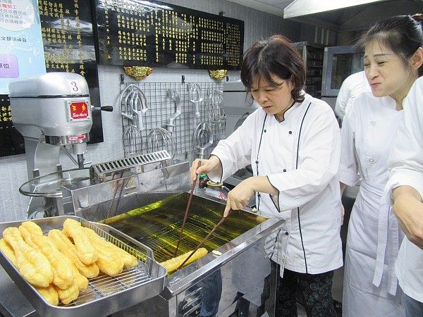 圖2-糕餅工會的職訓課程包羅萬象，除了西點麵包類，也包含中式餅食。（圖片提供/臺北市糕餅業職業工會）