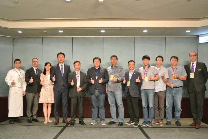 觀傳局長劉奕霆（左六）、台北市旅行商業同業公會吳雁輝副理事長（左五）、台灣入境旅遊協會王全玉理事長（左四）、台灣旅行業國民旅遊發展協會朱永達理事長(右六)、香格里拉台北遠東國際大飯店Mr_Etienne_Joguin_副總經理（左二）.JPG
