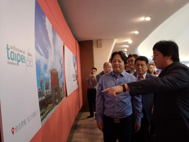 北市觀傳局、上海文旅局與長榮航空合作於東方明珠電視塔聯合展出微遊雙城圖片