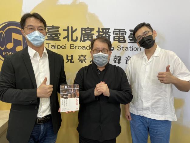 公民總主筆「跨世代對談」特別節目，主持人于國華(左)與朱宗慶(中)、周東彥(右)合影。