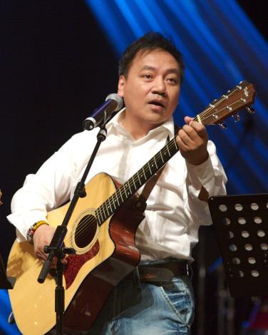 知名民歌手施孝榮將演唱多首經典民歌