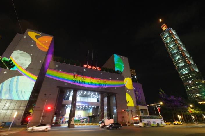 今年的Color Taipei彩虹光雕秀自10月28日-11月6日於台北市府前精彩演出，歡迎有興趣的朋友前來觀賞