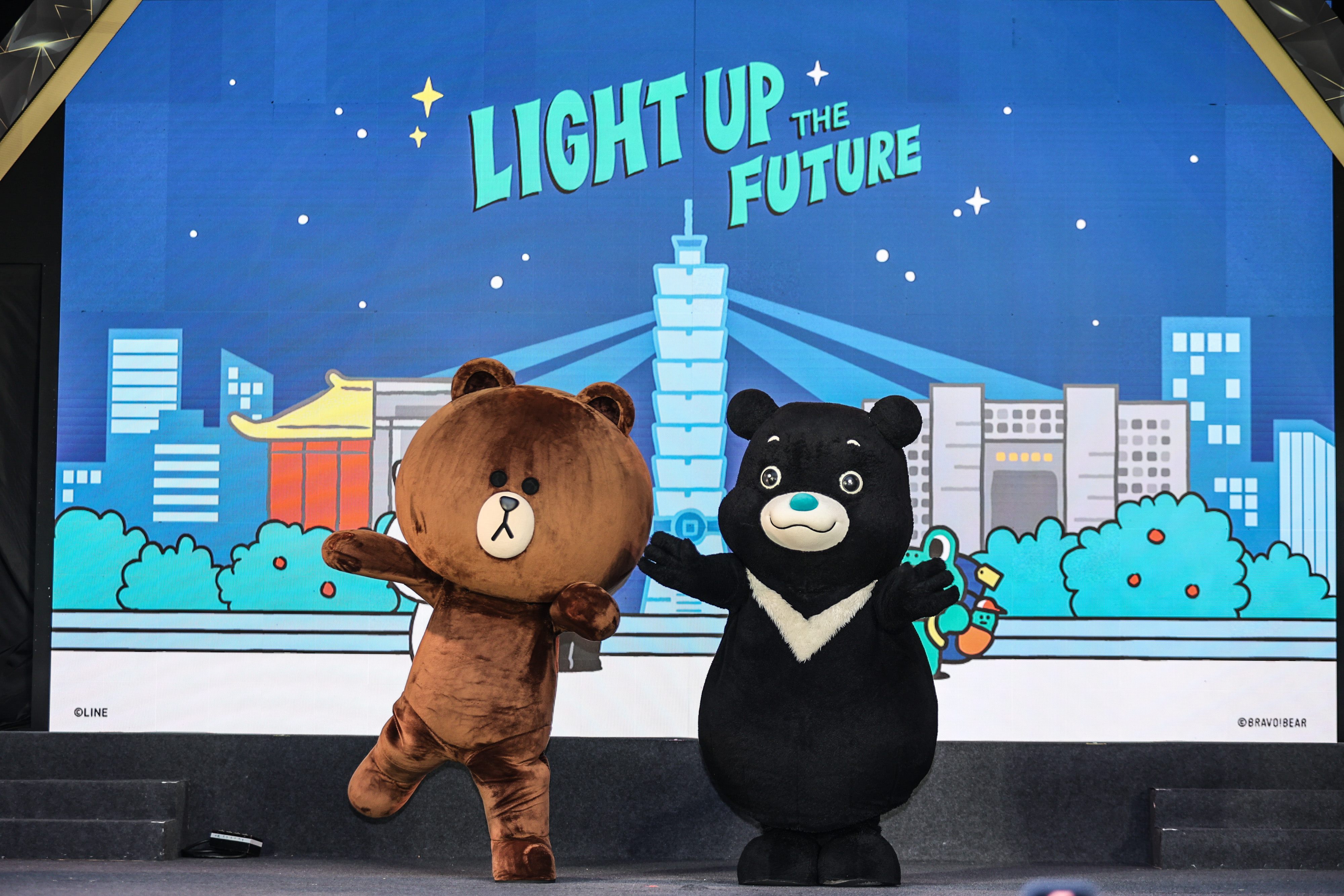 LINE FRIENDS「熊大 BROWN」與台北市「熊讚BRAVO」首次推出聯名濾鏡、貼圖與獨家商品。