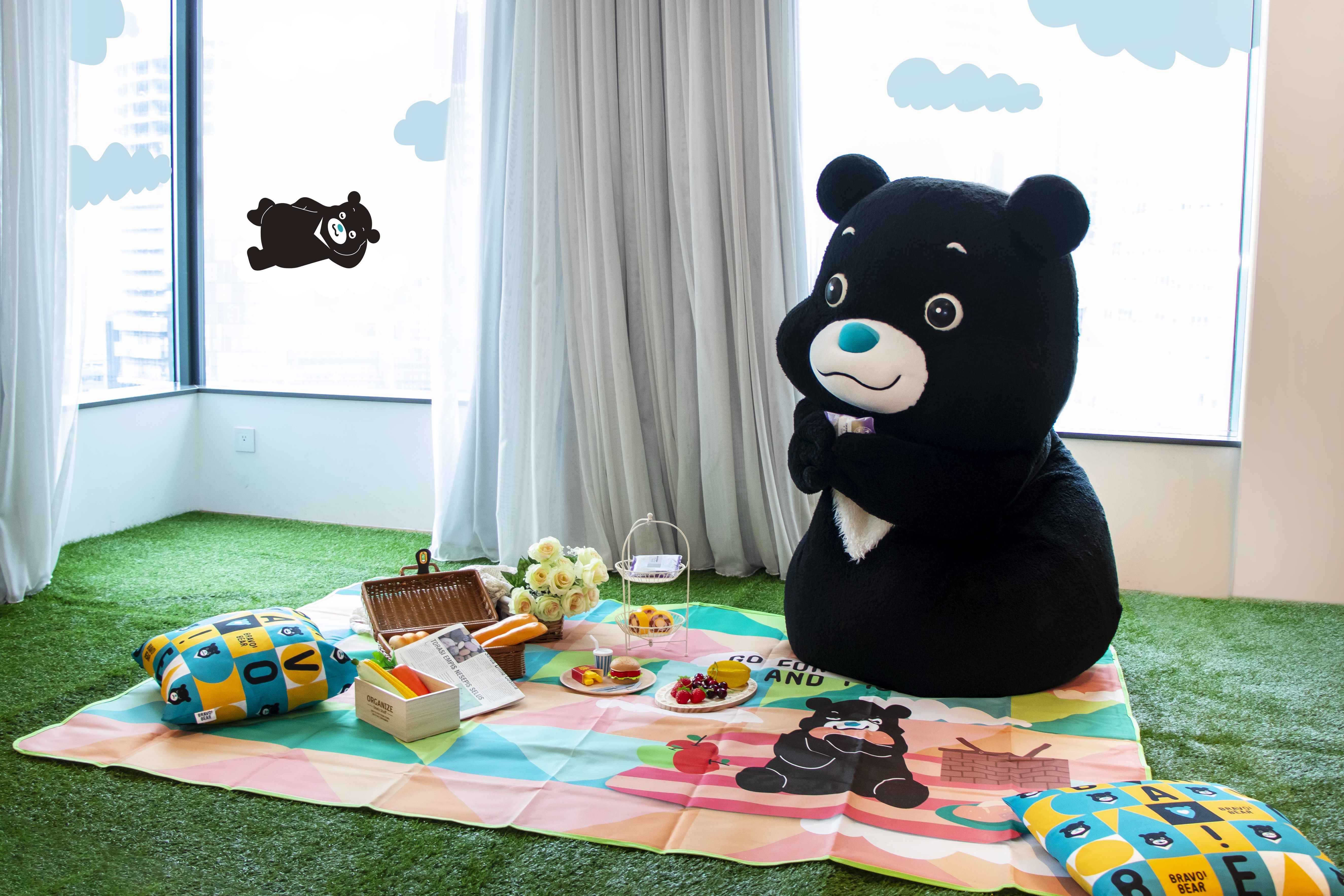 入住熊讚野餐房可獲贈獨家野餐墊，室內野餐與好友拍網美照。
