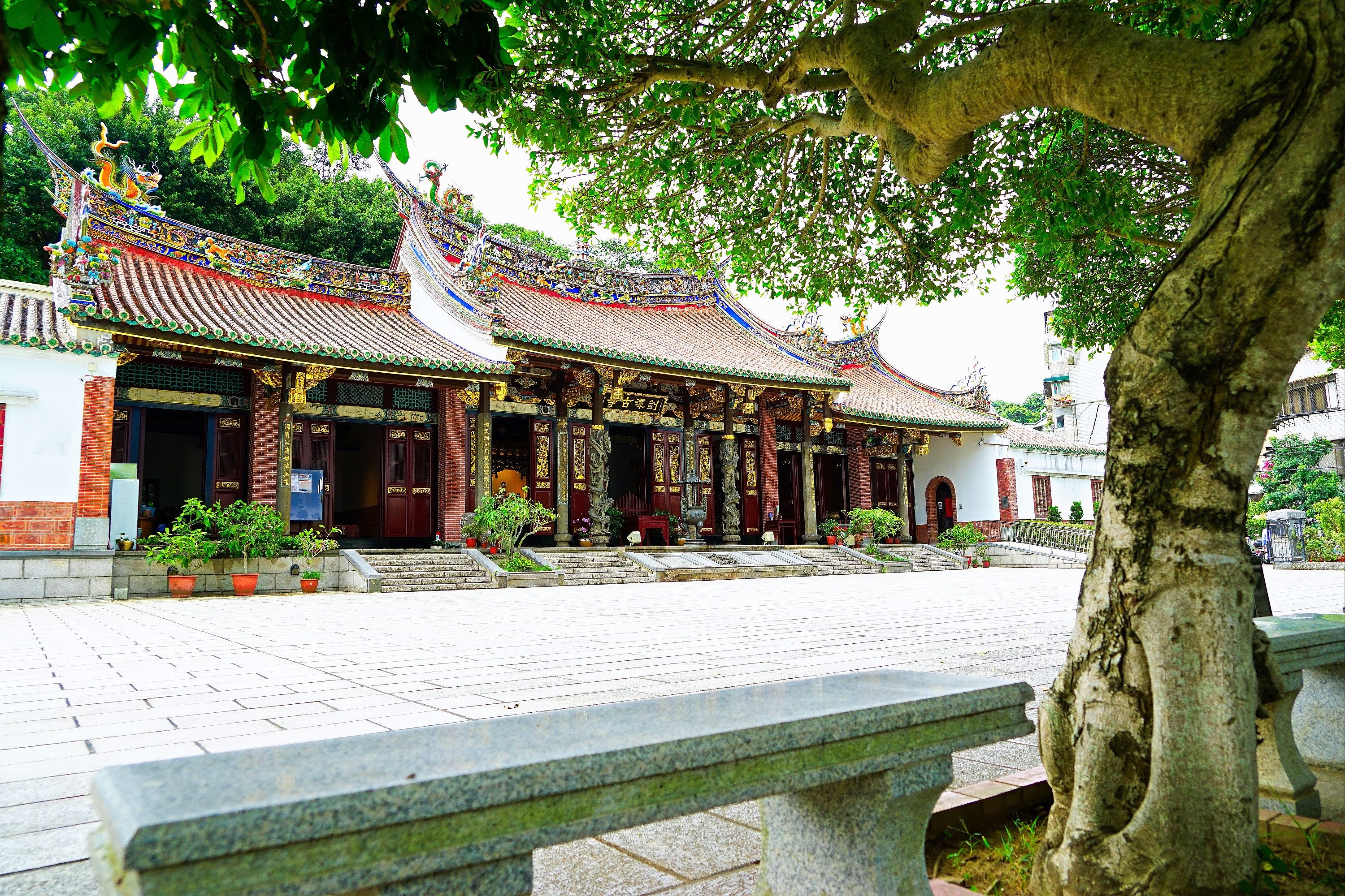 劍潭古寺興建於清乾隆年間至今已有250年歷史。