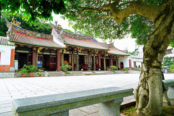 劍潭古寺興建於清乾隆年間至今已有250年歷史