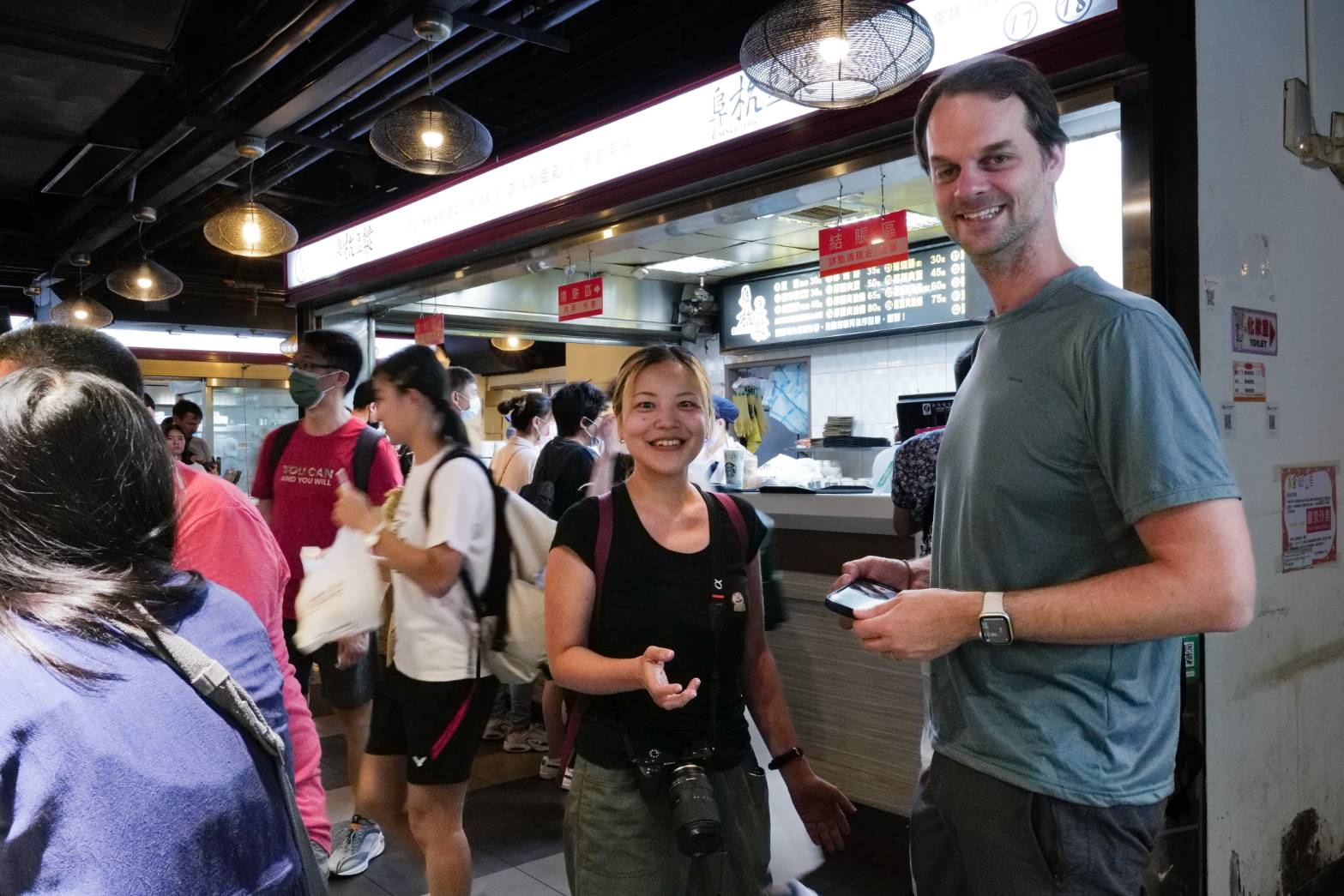 英國部落客一早前往體驗臺北知名排隊早餐店。