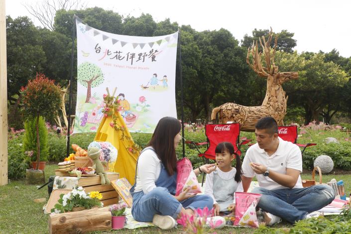 圖3. 華元野菜園推出花伴野餐聯名包裝，大家可以在3月6日至全省7-11通路購買。