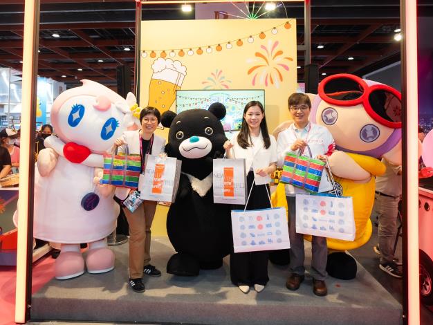臺北市觀傳局長余祥（右2）聯手桃園巿、新北巿共同推廣北臺灣觀光旅遊。