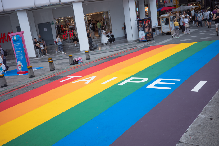 觀傳局近日將西門町知名地標「6號彩虹Rainbow Six」重新彩繪，10月同志驕傲月期間也將推出「Color Taipei」系列活動
