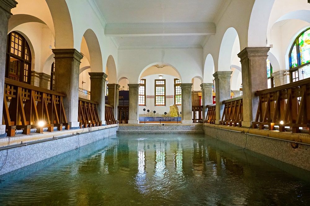 北投溫泉博物館曾經是東亞最大的溫泉公共浴場，在地方努力下得以保存。