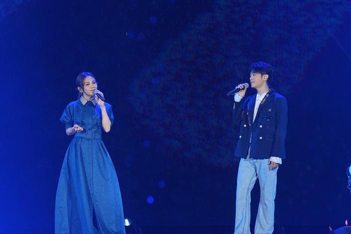 金曲創作天后蔡健雅攜手金曲創作才子韋禮安，跨界限定合作溫暖合唱。