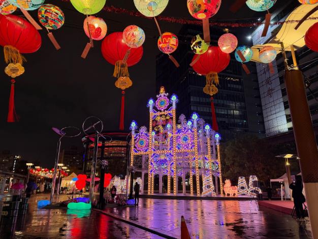 佛光山台北道場展出「希望之門」燈飾