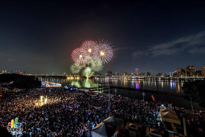 2025大稻埕夏日節300秒主題煙火活動照片07