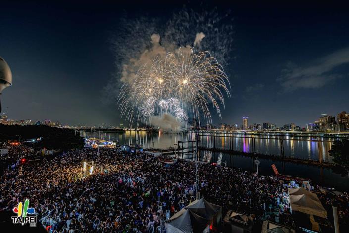 2025大稻埕夏日節300秒主題煙火活動照片11