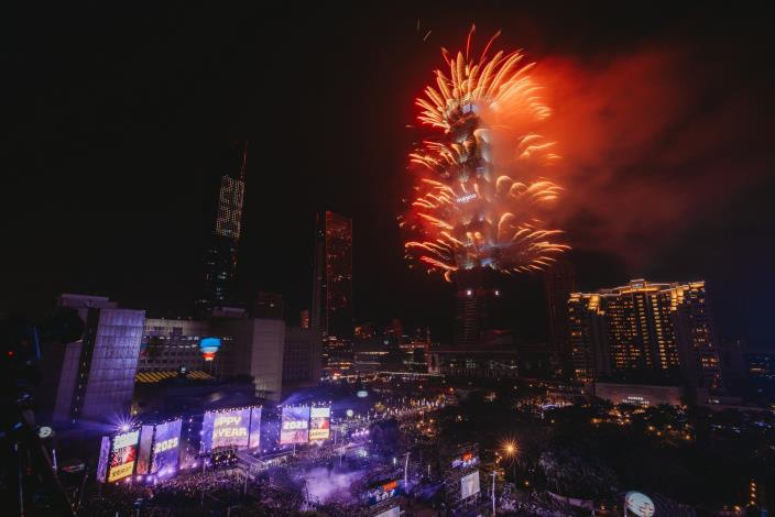 2025臺北最HIGH新年城101煙火_04