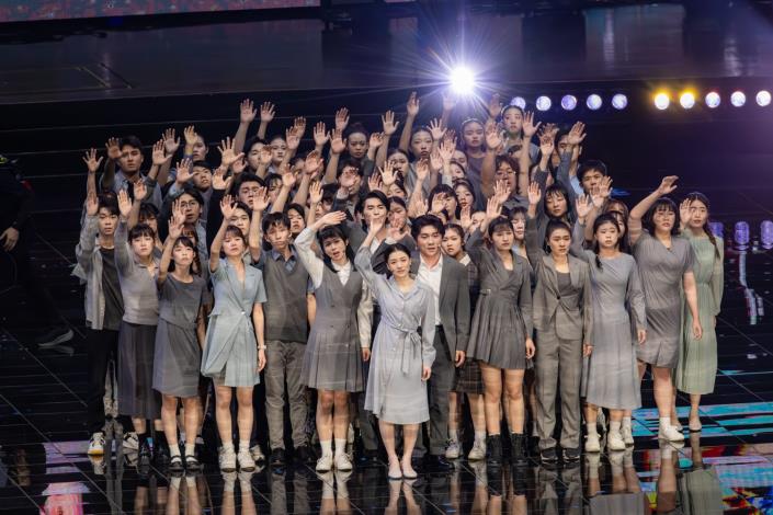 臺藝大戲劇系舞蹈系於世壯運帶來的表演貼緊主題-熱血臺北，讓現場氣氛沸騰。06