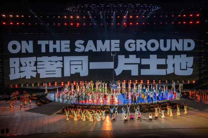 文化節目一歡聚島嶼ABAO阿爆 feat.那屋瓦少女隊·表演團隊｜伊甸基金會輪椅舞團 、呂柏達娘傘團、林靖嵐聽障舞蹈團 、 新北市私立莊敬高級工業家事職業學校、傳源文化藝術團 、臺北市立大學舞蹈系 、臺灣特技團等_