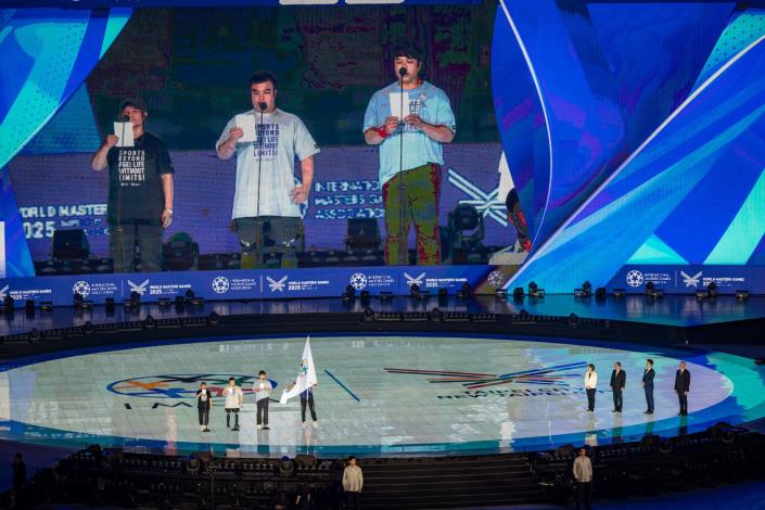 (由左至右)新北代表林說、帕拉代表張維捷、臺北代表周思齊共同登臺進行運動員宣誓02